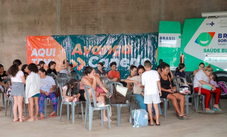 Moradores recebem atendimento de saúde no Residencial Ecológico Araguaia.